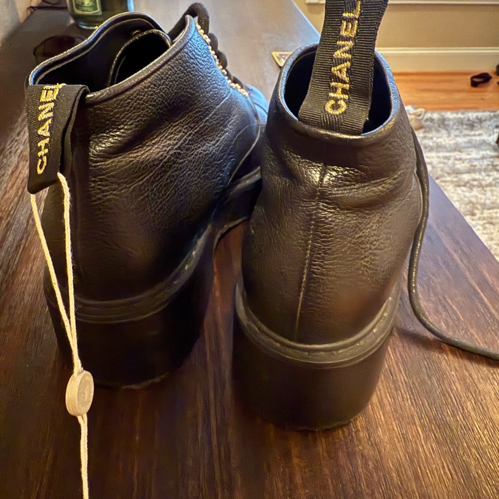 Chanel 40b leather boots - Picture 4 of 11